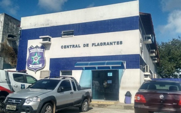 Justiça libera ex-policiais presos por extorsão