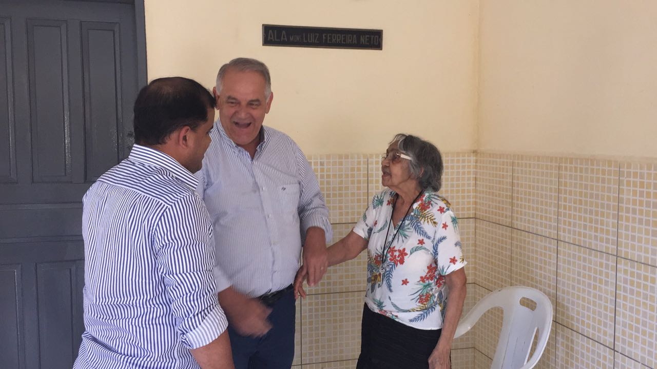 Deputado Carimbão e vereador Madson Monteiro visitam Vila do Idoso em Palmeira dos Índios