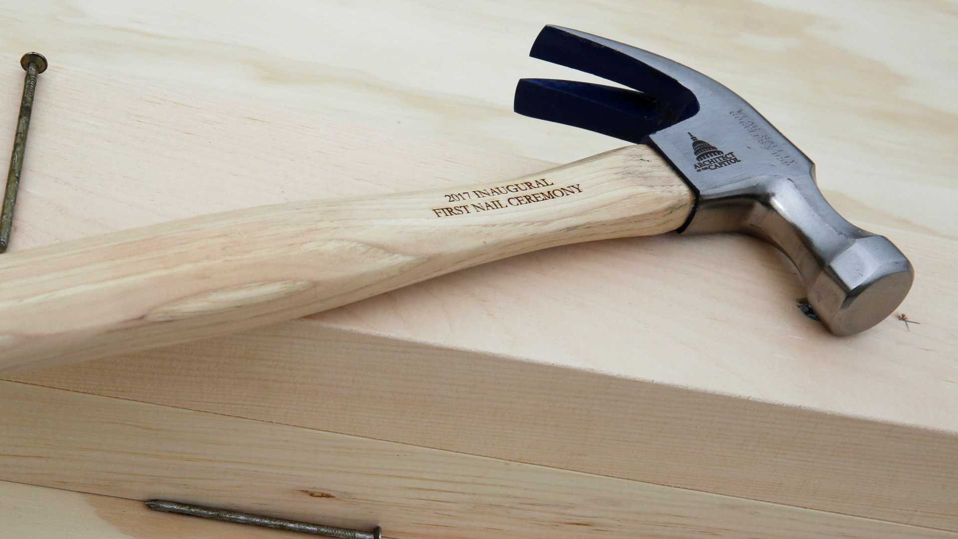 Policiais conseguem impedir que pai matasse bebê a marteladas