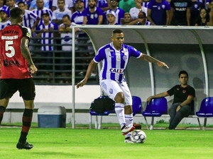 CSA: Marcelo Cabo escolhe Walter para o lugar de Michel Douglas