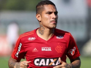 Guerrero afirma desejo em continuar no Flamengo
