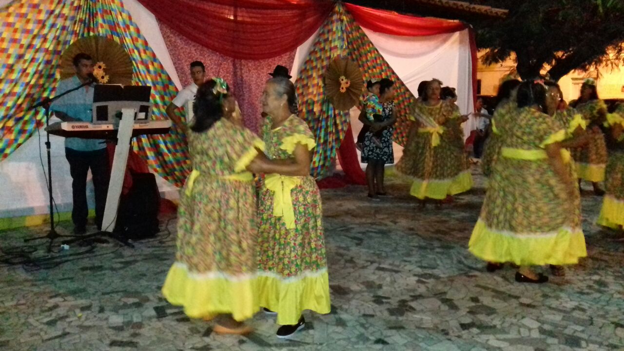 Prefeitura de Minador do Negrão encerra festejos juninos promovendo forró para os idosos
