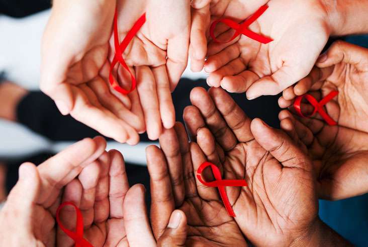 Uma adolescente é infectada pelo HIV a cada três minutos, diz Unicef