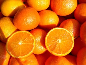 Comer uma laranja por dia reduz risco de degeneração ocular