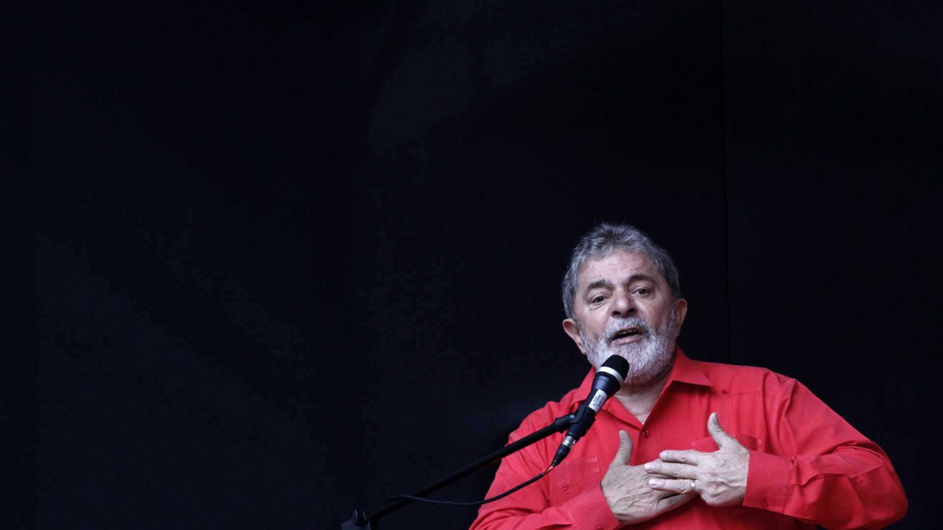 Câmara paga viagens de deputados do PT para visitar Lula em Curitiba