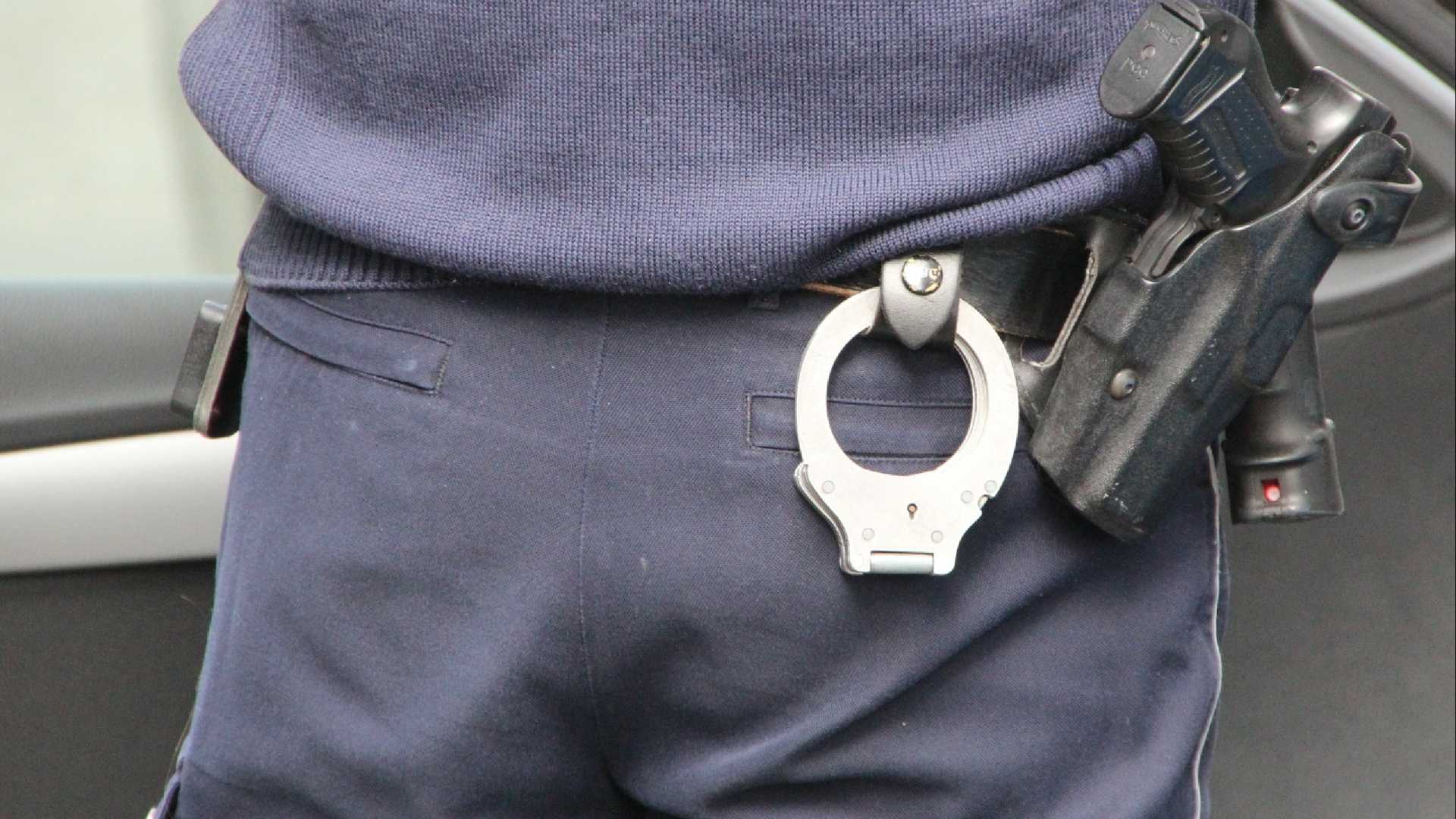 Policial atira em jovens e se mata após reconhecer vítima