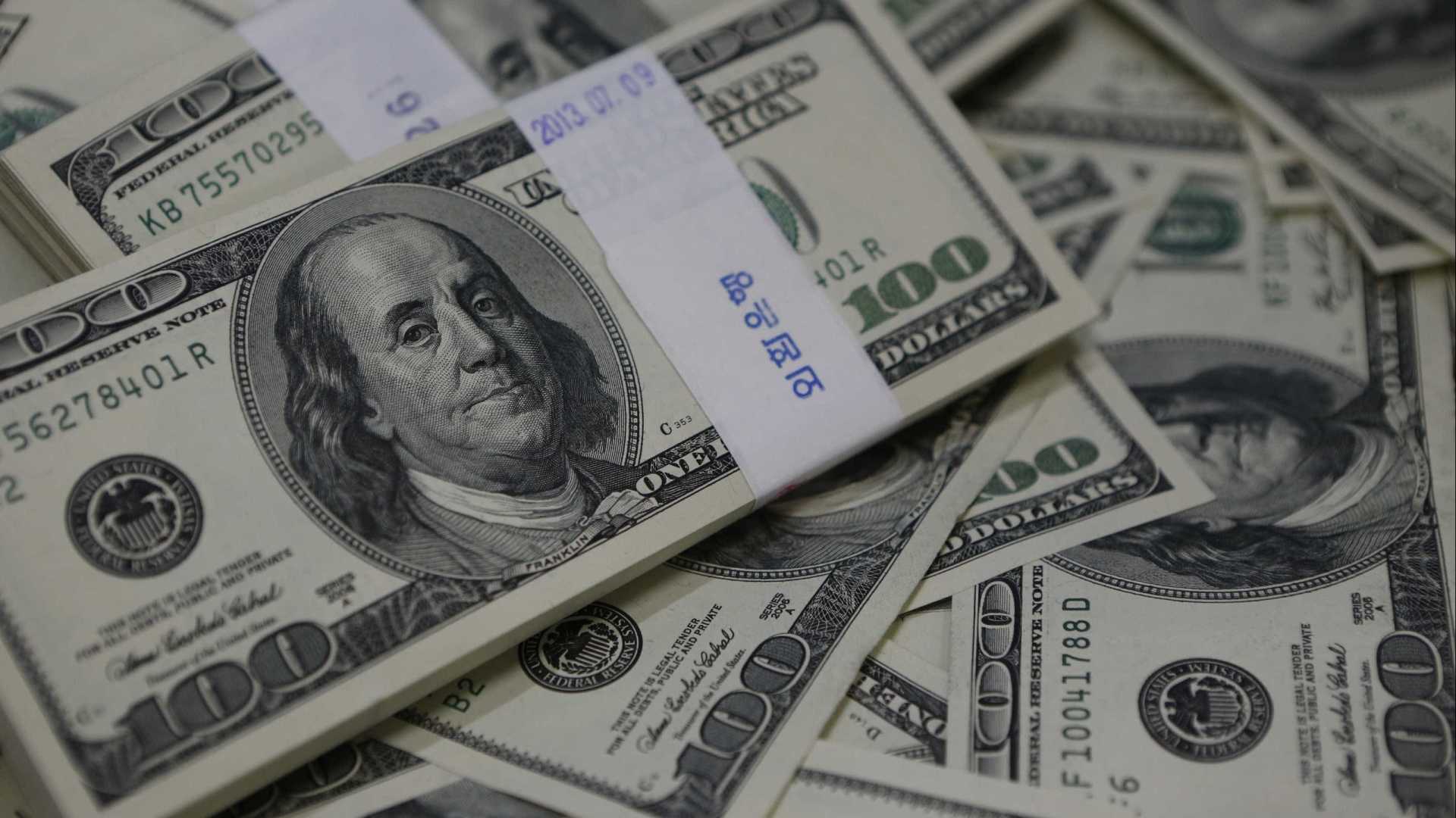 Dólar dispara e chega a R$ 3,95 nesta sexta