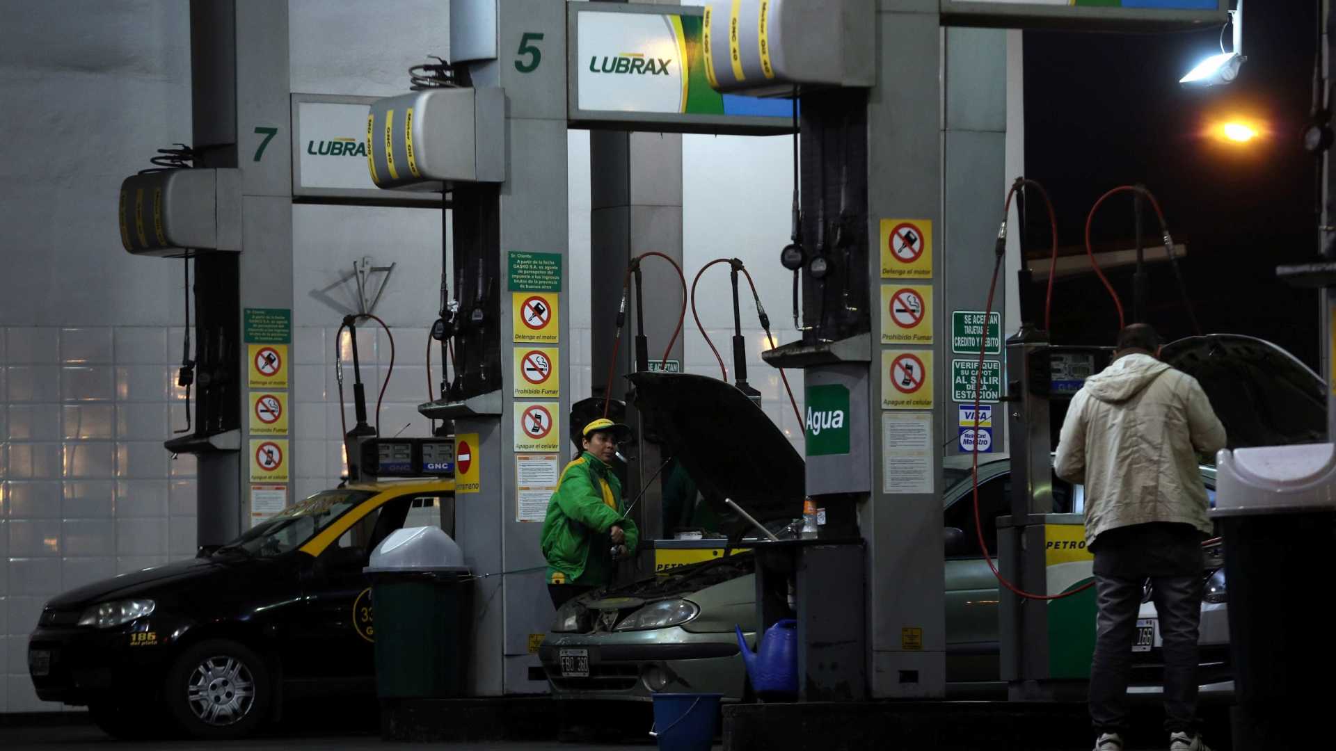 Preço médio da gasolina nas refinarias alcança 2ª maior alta