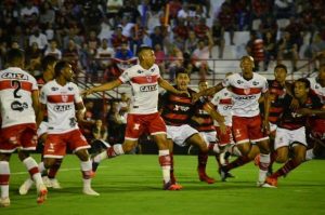 Galo perde para o Atlético-GO fora de casa e segue próximo do Z4