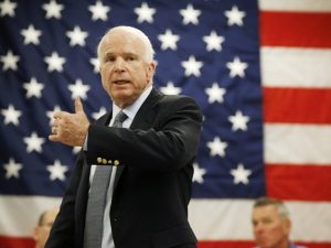 Morre o senador americano John McCain, vítima de um tumor no cérebro