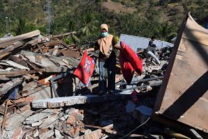 Número de mortos em terremoto na Indonésia sobe a 131