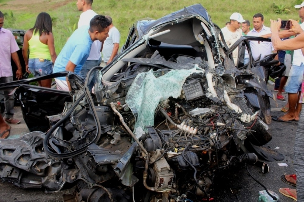 Colisão entre veículos deixa mortos na rodovia BR-101, no interior de Alagoas