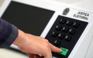 Número de menores de idade aptos a votar reduz 14,4% em relação a 2014