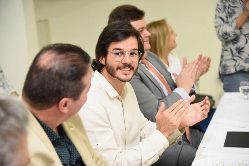 Namorado de Fátima Bernardes é cotado para vice em Pernambuco