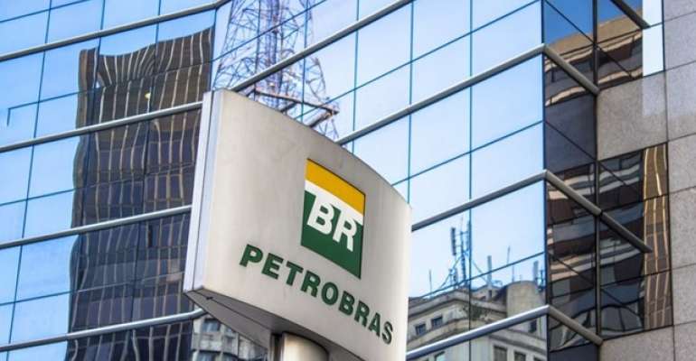 Petrobras anuncia que gasolina nas refinarias terá alta de 0,5% amanhã