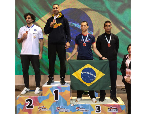 Taekwondista alagoano conquista medalha em campeonato mundial