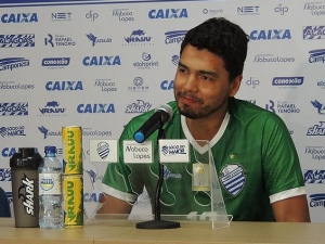 CSA embarca para Goiânia com Felipe Garcia no lugar do goleiro Lucas Frigeri