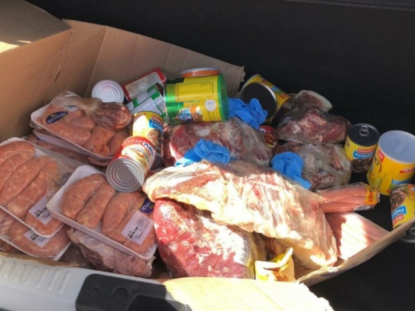 Procon Alagoas apreende 21 kg de carne vencida em supermercado no Jacintinho