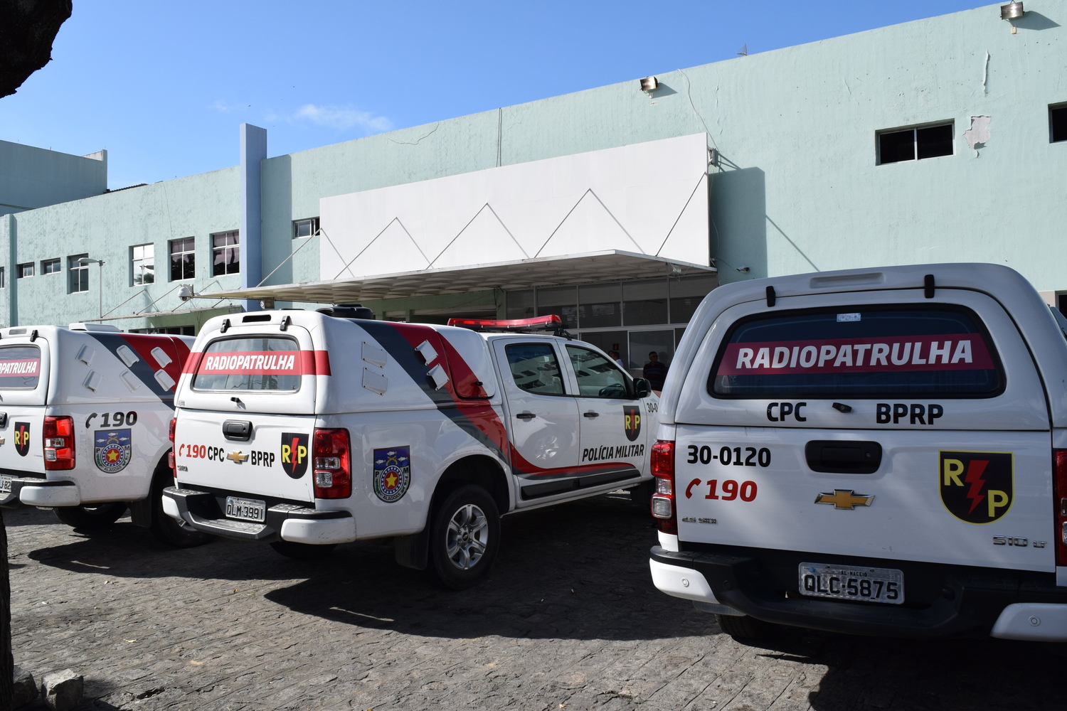 Homem é baleado quatro vezes em via pública