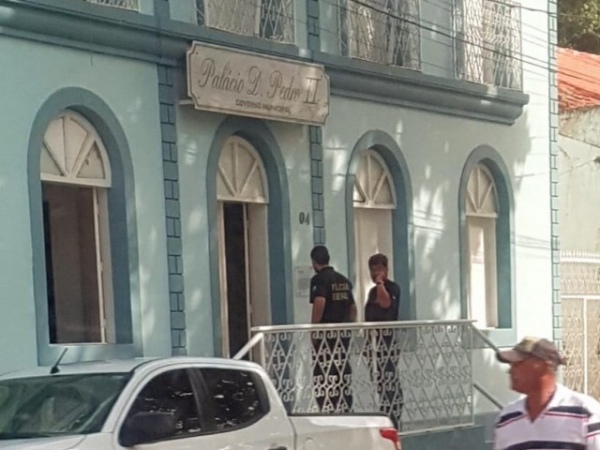 Operação sigilosa da PF cumpre mandado na Prefeitura de Piranhas
