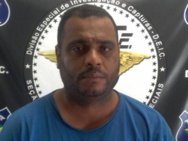 Suspeito de praticar ato obsceno em ônibus se apresenta à Polícia Civil