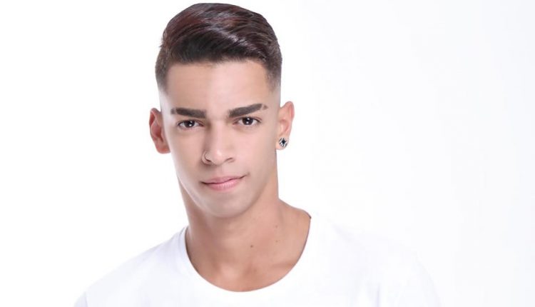 Produtor de Devinho Novaes presta queixa após cantor ter documentos roubados do camarim durante show