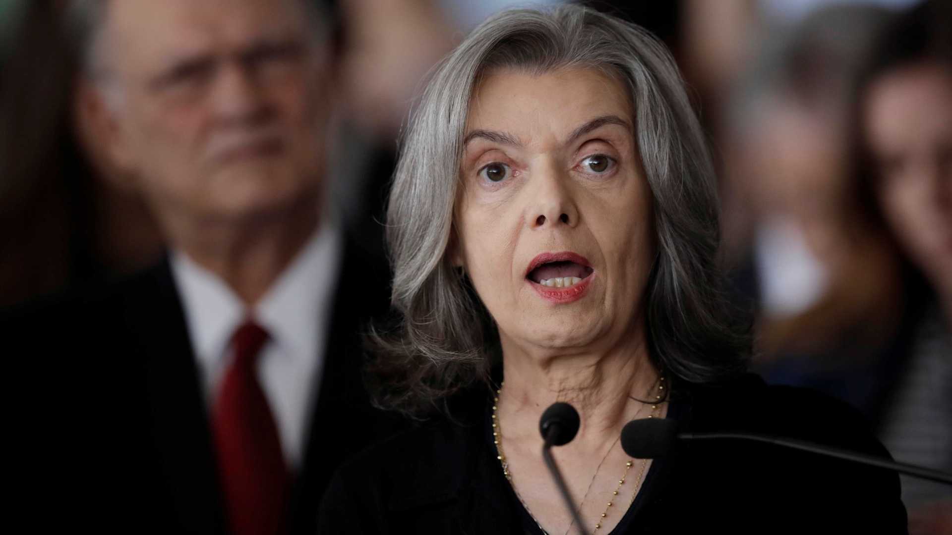 Cármen: ‘Com o que fazem, Brasil era para ter dado errado há tempo’