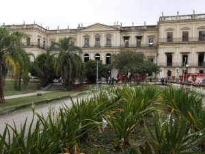 Museu Nacional não tinha brigada de incêndio, nem seguro para acervo