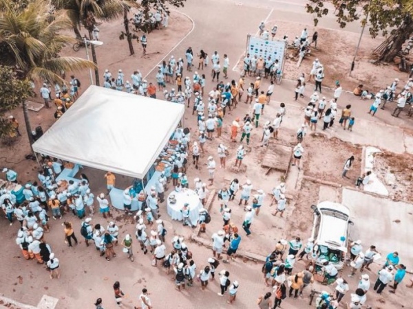 “Ação do bem” reúne mais de 1.500 pessoas para mutirão de limpeza nas praias