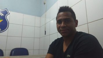 Jogador Walter é liberado após prestar depoimento sobre confusão com arma de brinquedo em Maceió