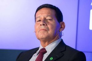 Vice de Bolsonaro, Mourão mantém agenda nesta sexta-feira