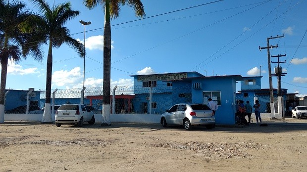 Detentos serram grade e tentam fugir do Presídio Cyridião Durval, em Maceió