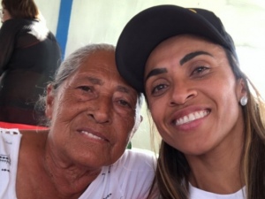 Marta é recebida com festa em Dois Riachos
