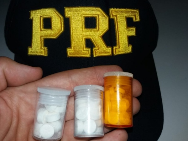 PRF apreende anfetaminas e prende caminhoneiro na BR-423, em Canapi