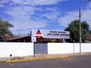 Aluno armado atira e fere dois colegas em colégio no Paraná