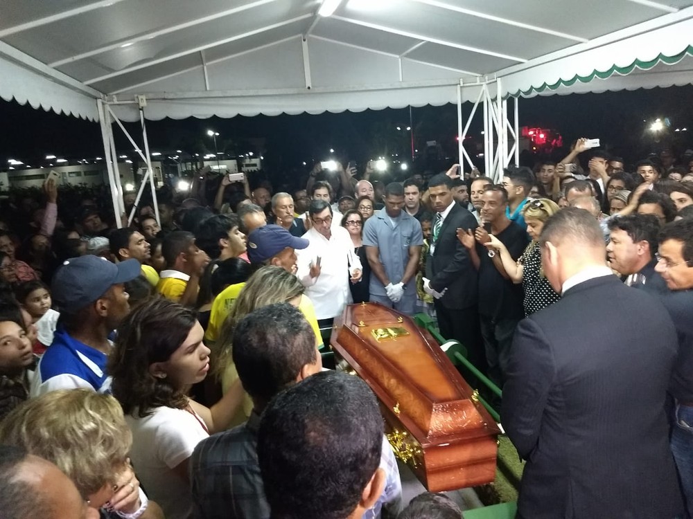 Corpo do vereador Silvânio Barbosa é sepultado em Maceió