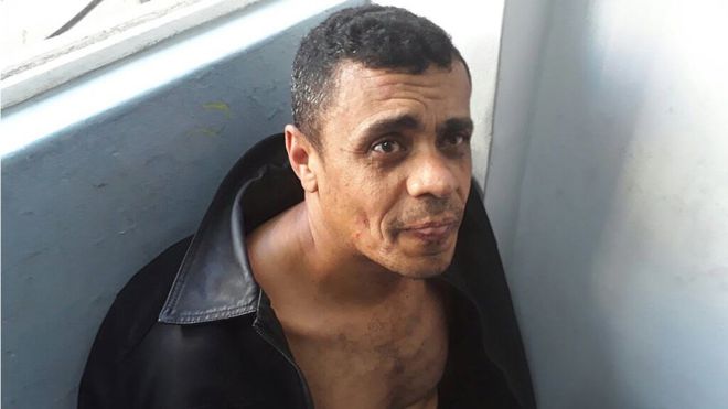 Suspeito de ataque a Bolsonaro foi preso por PM de folga e à paisana que acompanhava comício, diz B.O