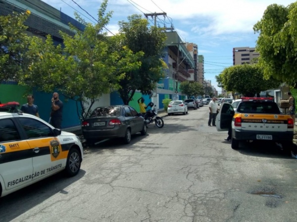 Fiscalização flagra mais de 170 veículos irregulares em Maceió