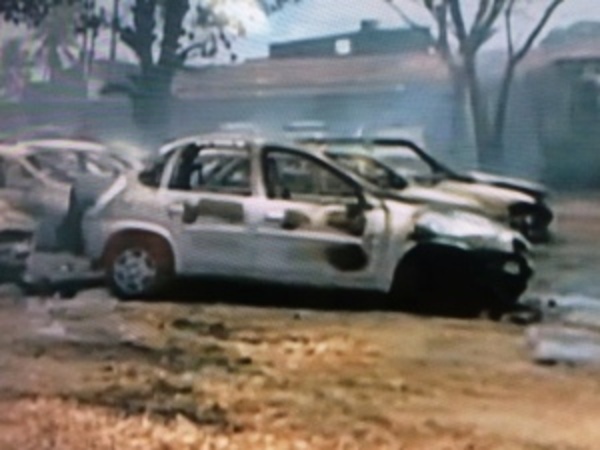 Incêndio atinge agência de leilão de veículos no Henrique Equelman