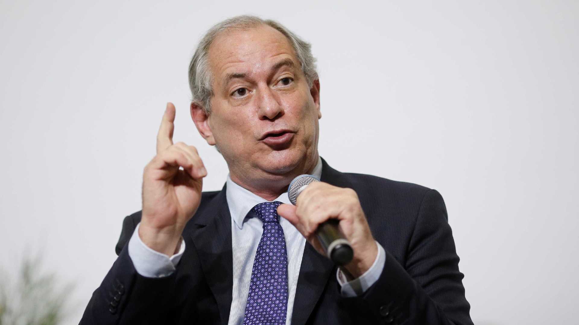 Ciro diz que Bolsonaro representa ‘risco muito grave’ para o país