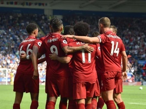 Com gol de Firmino e falha de Alisson, Liverpool vence e segue líder