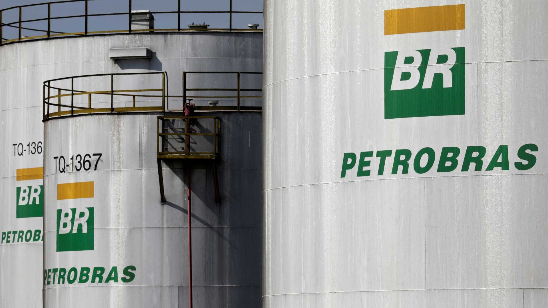 Petrobras sobe preço da gasolina nas refinarias para R$ 2,2069