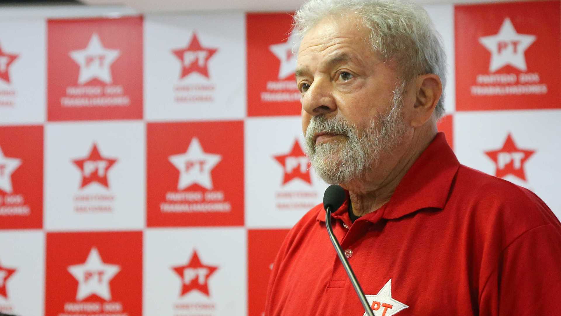 Campanha do PT no rádio inicia transição e diz ‘Haddad é Lula’