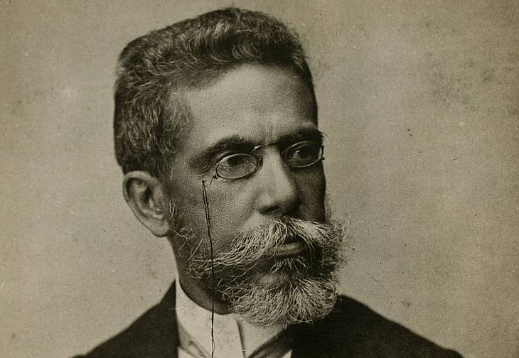 Pesquisador encontra em jornal uma letra de Machado de Assis para o hino nacional