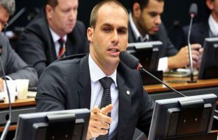 Entidades repudiam declaração de Eduardo Bolsonaro sobre o STF