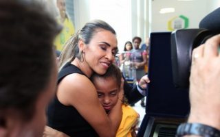 Alagoana Marta é homenageada durante cerimônia na CBF