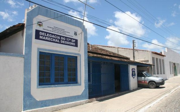 Homem é assassinado na frente da mãe de 90 anos