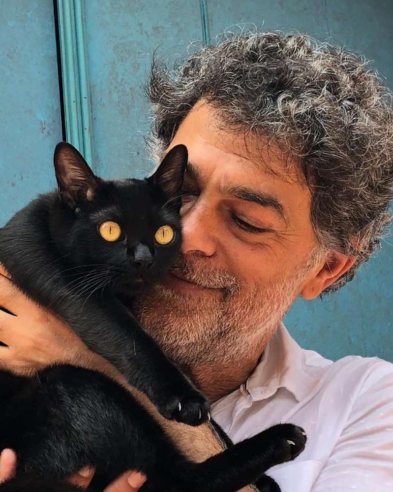 Fim do mistério: Eduardo Moscovis será o gato León em ‘O Sétimo Guardião’
