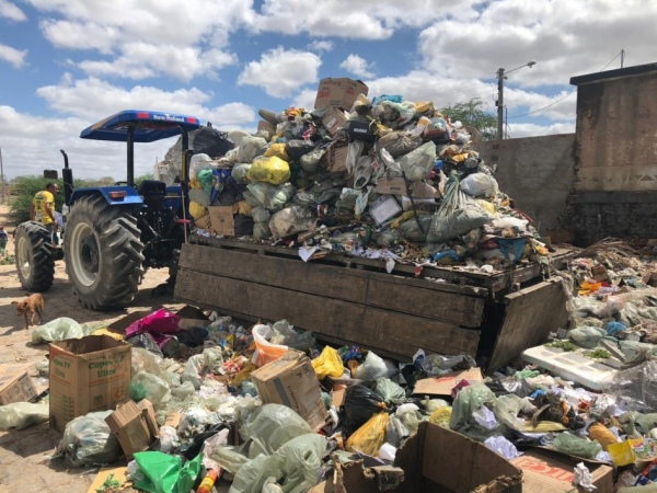 FPI interdita lixão mantido a céu aberto pela Prefeitura de Senador Rui Palmeira