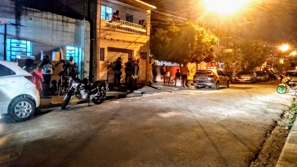 Adolescente é morta a tiros dentro de casa em Maceió